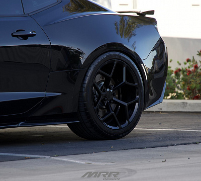 Фото дисков MRR M228 на Chevrolet Camaro VI