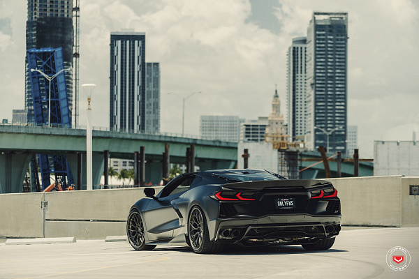 Фото дисков Vossen S17-01 (3-Piece) Сатиновый темный лак на Chevrolet Corvette C8
