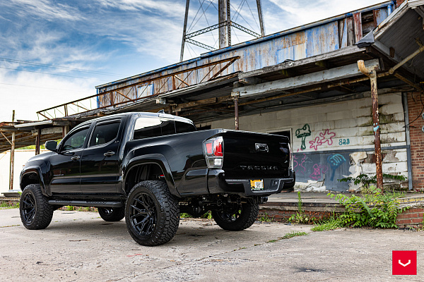 Фото дисков Vossen HF6-4 Черный глянец на Toyota Tacoma III