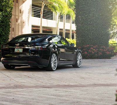 Фото дисков Vossen CVT на Tesla Model S