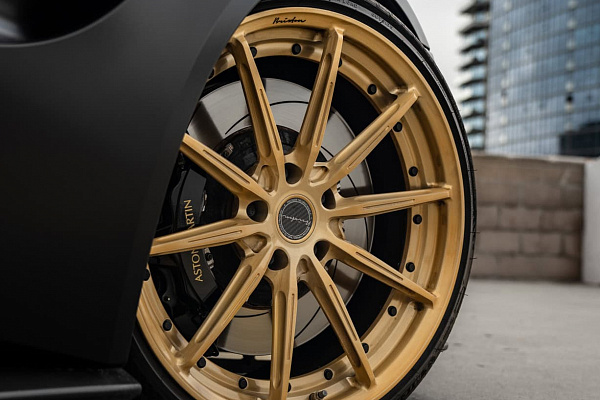 Фото дисков Brixton Forged R11-R Глянцевая шампань на Aston Martin Vantage 4