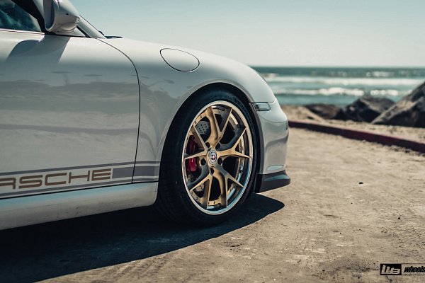 Фото дисков HRE S101 Глянцевое золото на Porsche 911 VI