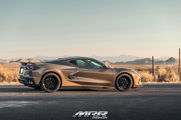 Фото дисков MRR M755 Черный глянец на Chevrolet Corvette C8