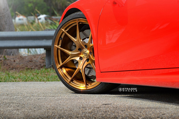 Фото дисков Strasse Wheels SM5R Deep Concave Monoblock Сатиновая медь на Lamborghini Huracan