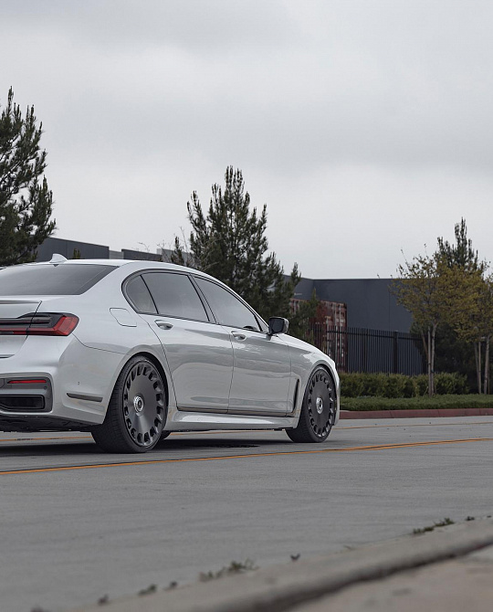 Фото дисков ARISTOCRAT Черный сатин на BMW 7 (G11/G12)
