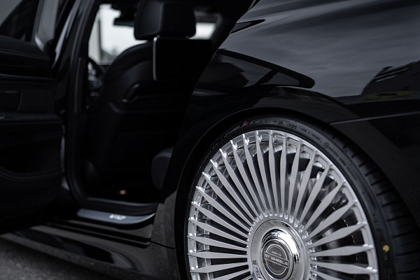 BMW 7 G12