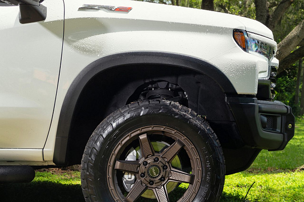 Фото дисков 4PLAY 4PS63 Сатиновая бронза на Chevrolet Silverado IV