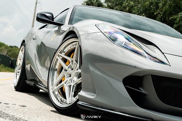 Фото дисков Anrky S3-X3 Глянцевый лак на Ferrari 812