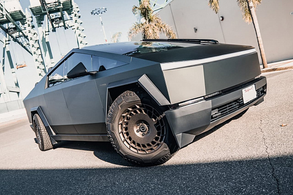 Фото дисков Brixton Forged TR09 AERO1 Другой цвет на Tesla Cybertruck