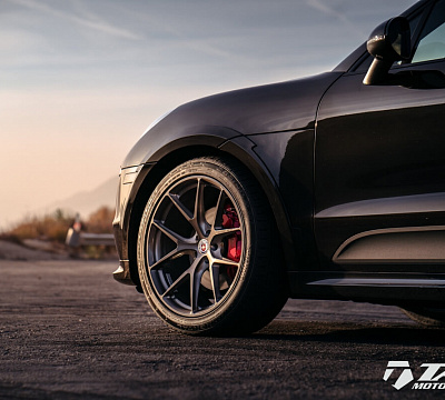 Фото дисков HRE P101 на Porsche Macan I