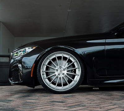 Фото дисков Strasse Wheels SV15 Deep Concave FS на BMW 7 (G11/G12)