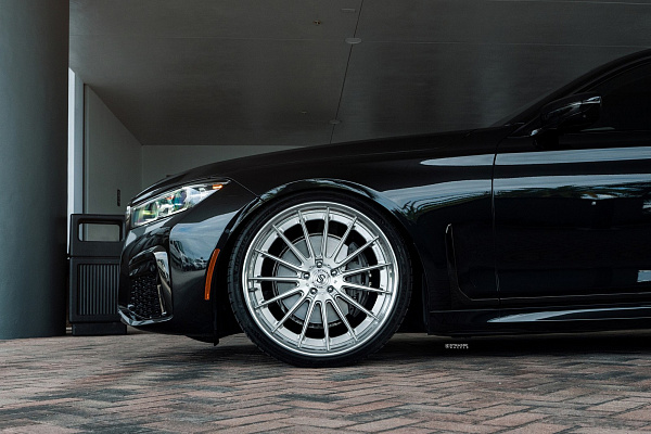 Фото дисков Strasse Wheels SV15 Deep Concave FS Глянцевый лак на BMW 7 (G11/G12)