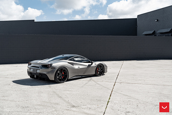 Фото дисков Vossen HF-5 Черный сатин на Ferrari 488
