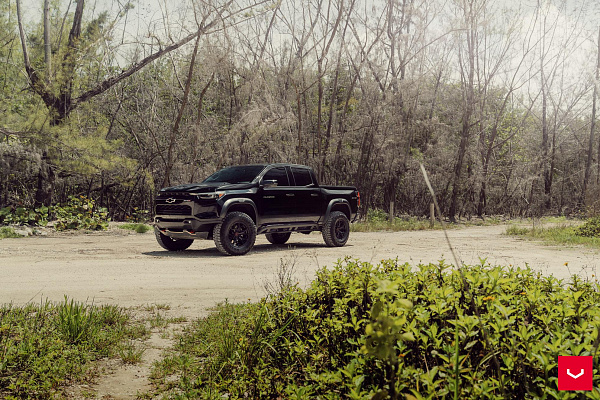 Фото дисков Vossen HF6-4 Черный глянец на Chevrolet Colorado