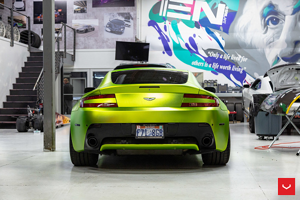 Фото дисков Vossen HF-1 Сатиновый графит на Aston Martin Vantage 3