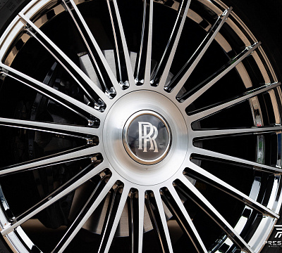 Фото дисков Vossen HF-8 на Rolls-Royce Cullinan