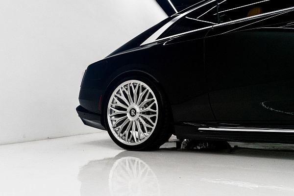Фото дисков 1886 Wheels G015 Глянцевый лак на Rolls-Royce Spectre
