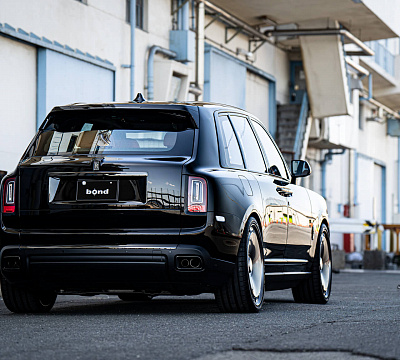 Фото дисков HRE L108M на Rolls-Royce Cullinan