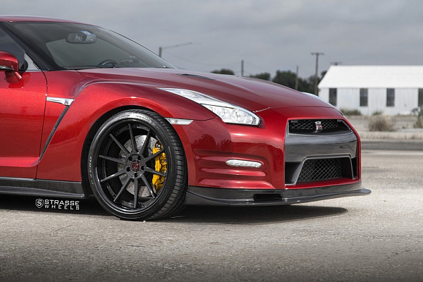 Nissan GT-R