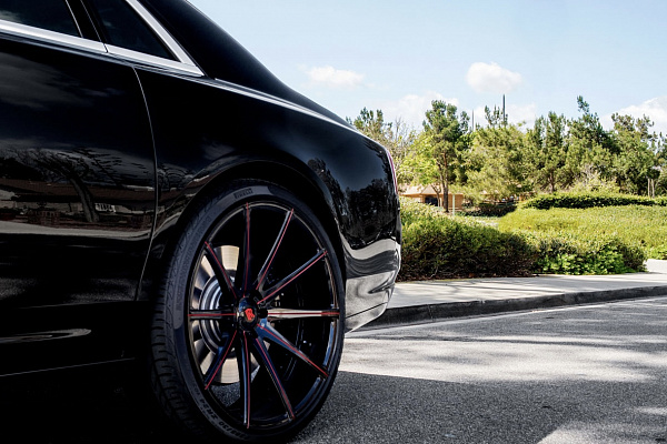 Фото дисков Savini SV41 Другой цвет на Rolls-Royce Ghost I