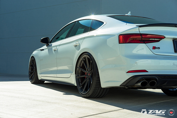 Фото дисков Vossen M-X2 Глянцевый графит на Audi A/S/RS 5 (F5)