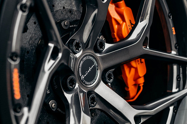 Фото дисков Brixton Forged PF5 Глянцевый темный лак на Lamborghini Aventador