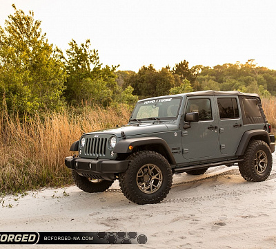 Фото дисков BC Forged RZ05 на Jeep Wrangler III (JK)