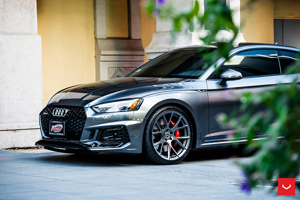 Фото дисков Vossen VFS-6 Глянцевый графит на Audi A/S/RS 5 (F5)