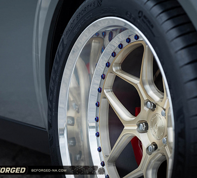 Фото дисков BC Forged LE53 // MLE53 на Dodge Challenger III