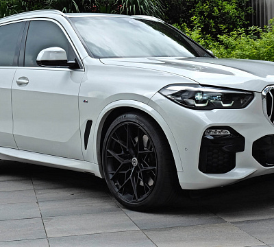 Фото дисков HRE FF10 на BMW X5/X5 M (F15/F85)