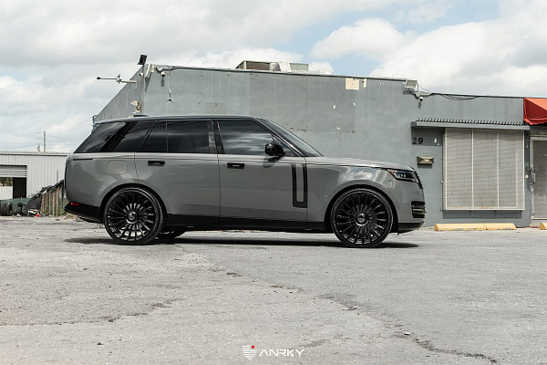 Фото дисков Anrky RF-282 Черный глянец на Range Rover V