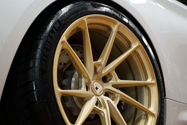 Фото дисков Anrky AN13 Глянцевая шампань на BMW 4/M4 (F32/F82)