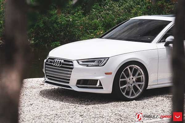 Фото дисков Vossen VFS-6 Серебро на Audi A/S/RS 4 (B9)