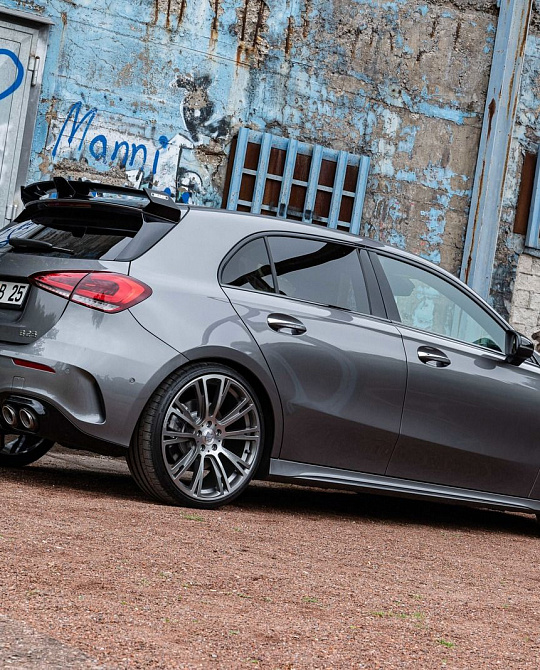 Фото дисков Monoblock R Глянцевый графит на Mercedes-Benz A-Class (W177)