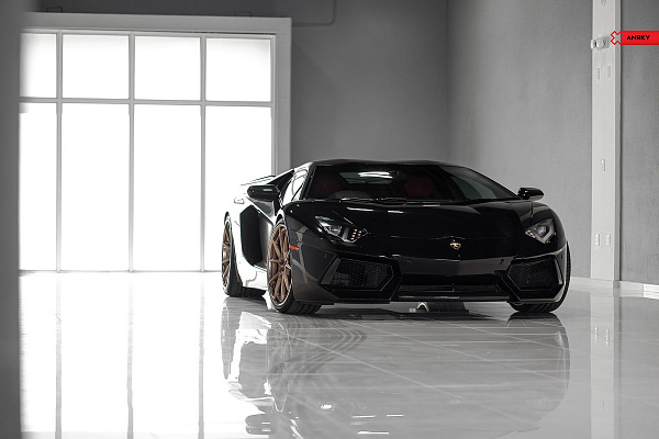 Фото дисков Anrky AN32 Сатиновая шампань на Lamborghini Aventador