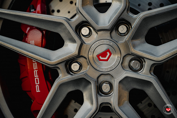 Фото дисков Vossen EVO-1 Глянцевый тонированный лак на Porsche Cayman III