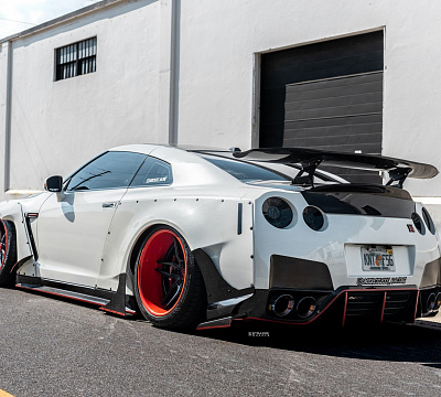 Фото дисков Strasse Wheels SV4 Deep Concave FS на Nissan GT-R
