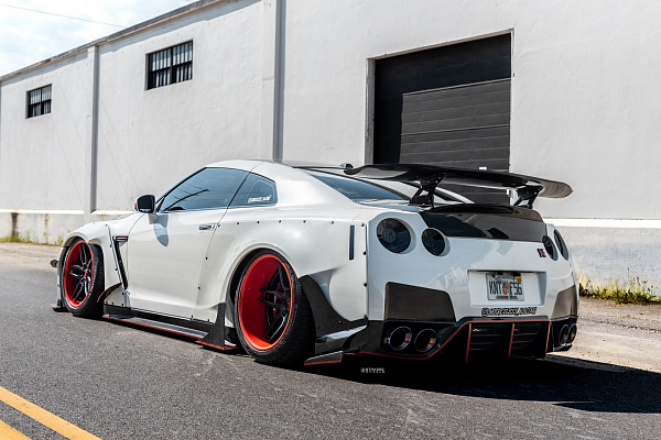 Фото дисков Strasse Wheels SV4 Deep Concave FS Другой цвет на Nissan GT-R