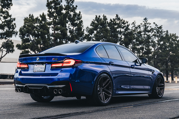 Фото дисков Brixton Forged BF01 Сатиновая темная бронза на BMW 5/M5 (G30/F90)