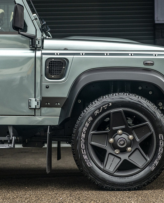 Фото дисков Mondial Retro на Land Rover Defender I