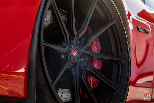 Фото дисков Vossen M-X2 Черный сатин на Chevrolet Corvette C6