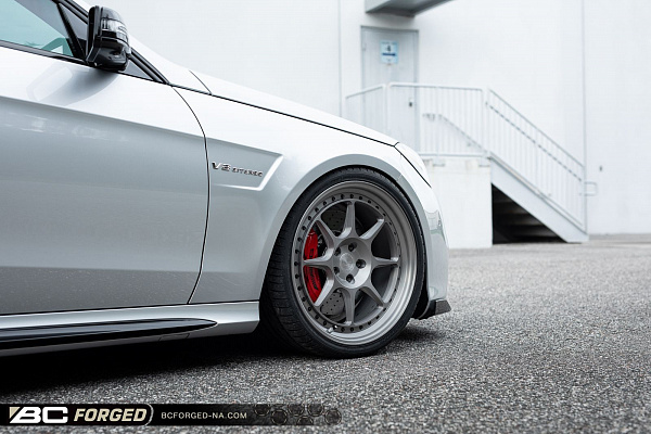 Фото дисков BC Forged LE82 // MLE82 Сатиновый темный лак на Mercedes-Benz E-Class (W212, S212, C207)