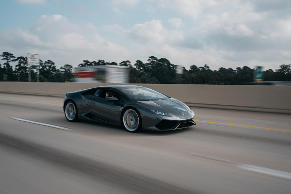 Фото дисков HRE P207 Сатиновый лак на Lamborghini Huracan