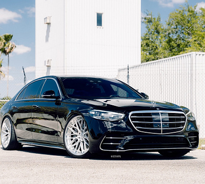 Фото дисков Strasse Wheels SV10M-RS Deep Concave FS на Mercedes-Benz S-Class (W223)