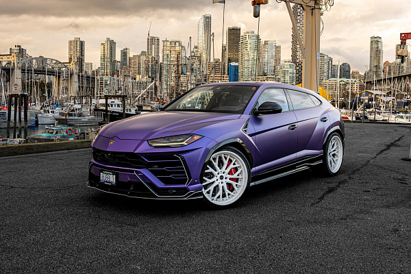 Фото дисков Brixton Forged PF10 Белый глянец на Lamborghini Urus