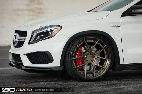 Фото дисков BC Forged HCA381 Сатиновая бронза на Mercedes-Benz GLA (X156)