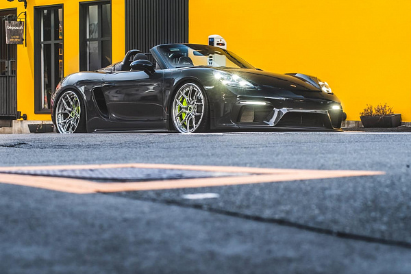 Фото дисков Brixton Forged CM5-R Полированный лак на Porsche Boxster IV