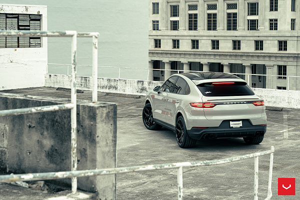 Фото дисков Vossen HF-5 Черный глянец на Porsche Cayenne III