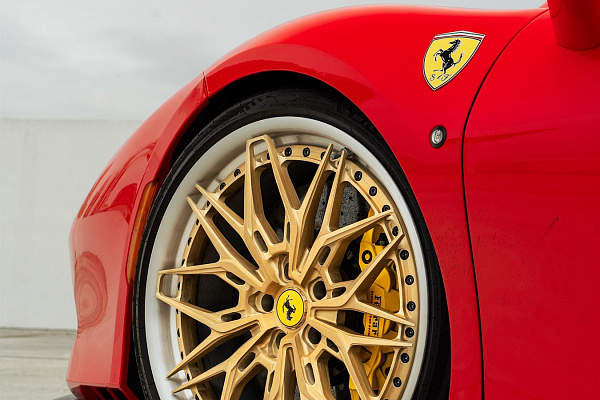 Фото дисков Anrky S3-X1 Сатиновое золото на Ferrari F8