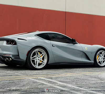 Фото дисков Anrky S3-X3 на Ferrari 812